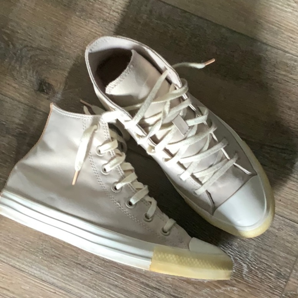 Converse Beige High Top